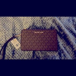 Michael Kors double zip wallet NWT brown